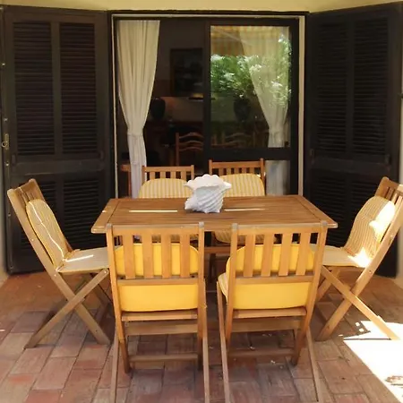 Typical Portuguese Beach House Just 88m To The Beach