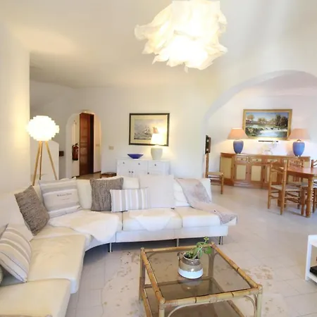 Typical Portuguese Beach House Just 88m To The Beach