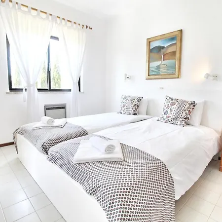 Typical Portuguese Beach House Just 88m To The Beach
