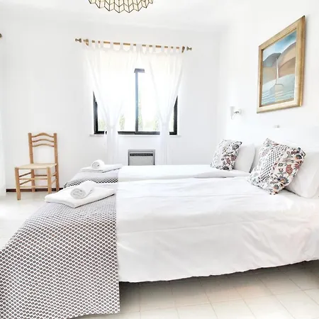 Typical Portuguese Beach House Just 88m To The Beach