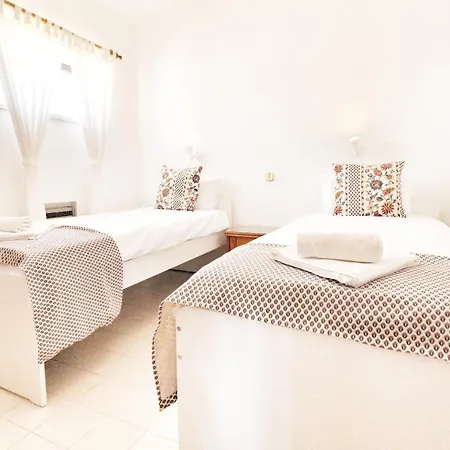 Typical Portuguese Beach House Just 88m To The Beach Holiday home Porches (Algarve)